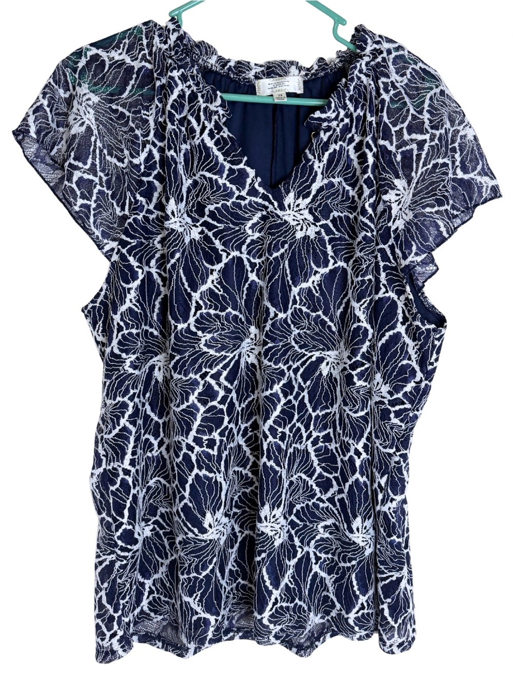 3/$20 Shannon Ford New York Navy Blue & White Floral Flutter-Sleeve Blouse